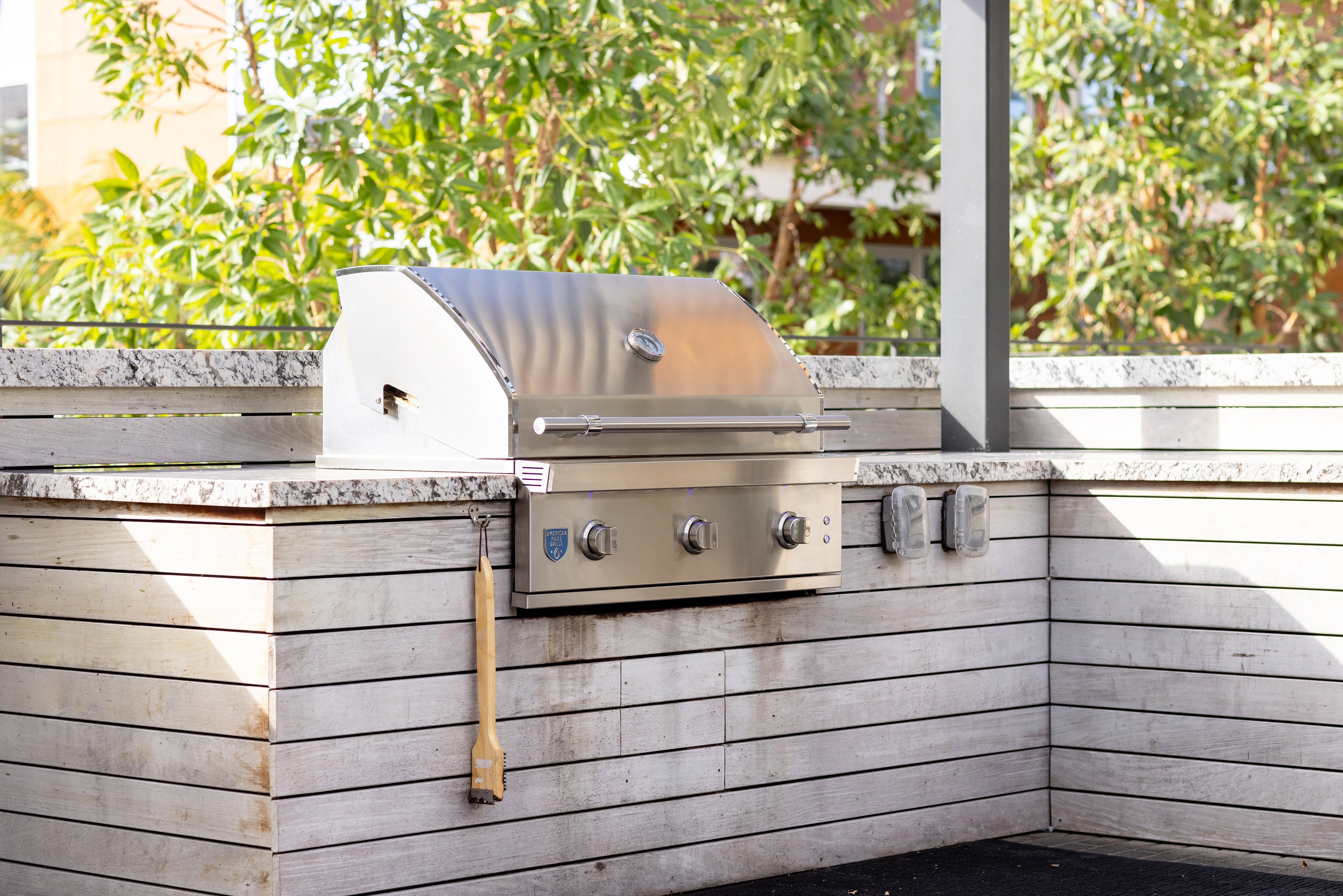 American Made Grills – Atlas 36″ Built-In Outdoor Grill with Briquette Trays – Stainless Steel