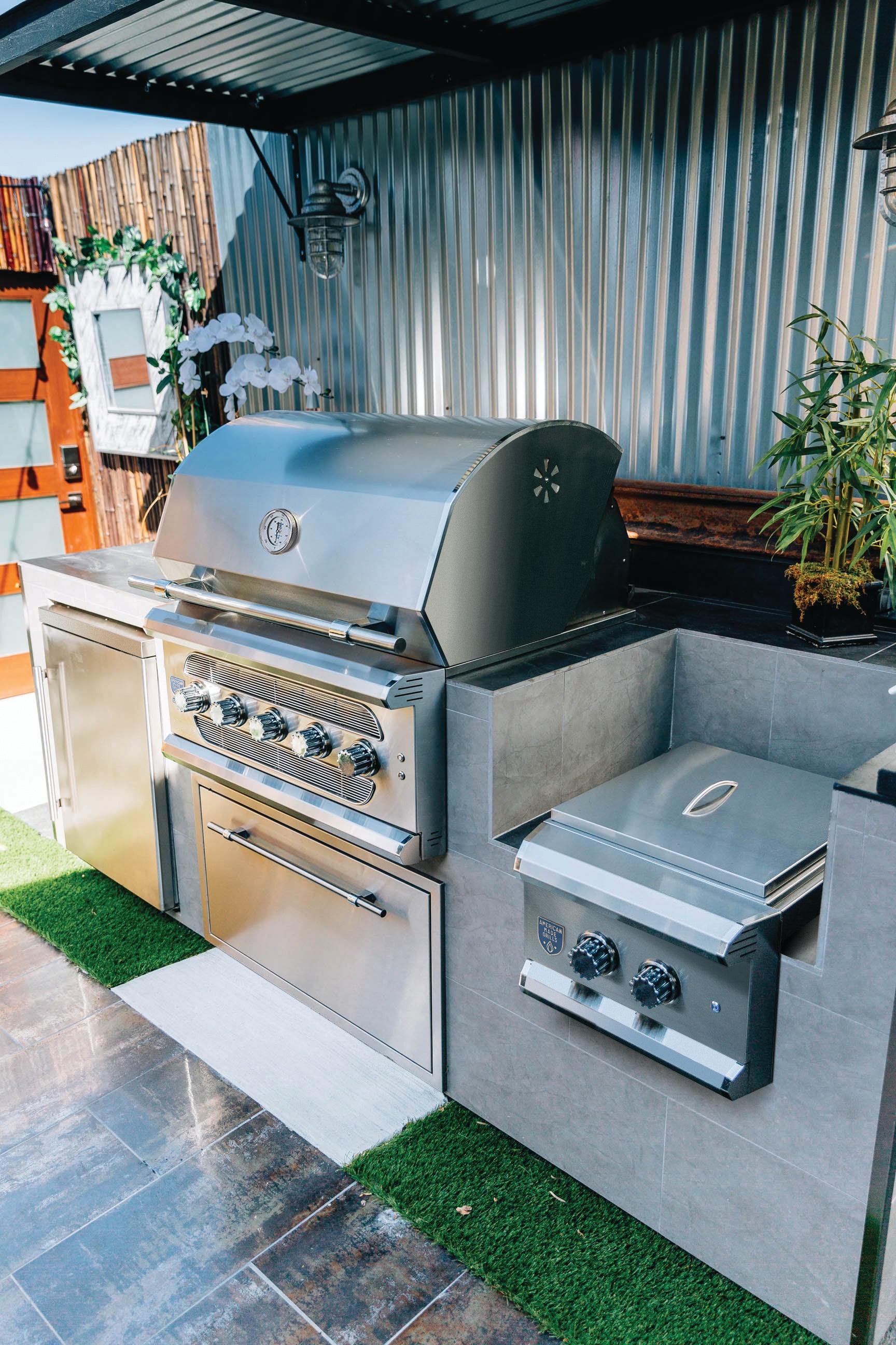 American Made Grills – Muscle 36″ Freestanding Hybrid Outdoor Grill – Premium 5-Fuel System
